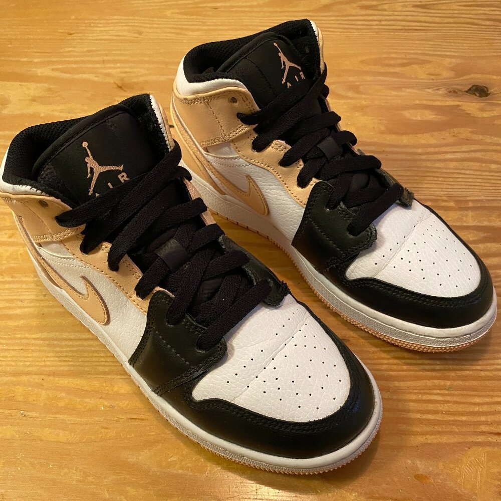 Air Jordan 1 Mid Crimson Tint, 5Y / W 6.5 / EUR  37.5